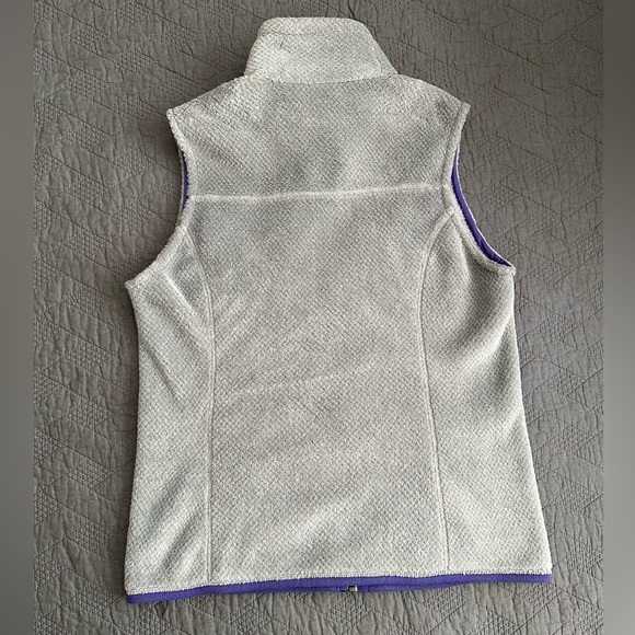 Patagonia women’s gray and purple fleece vest - Picture 6 of 10
